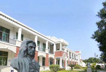 安阳校园名人牛顿石雕头像