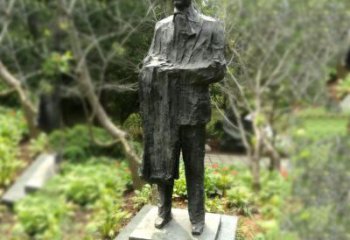 安阳徐悲鸿雕塑著名奔马画家公园铜雕像