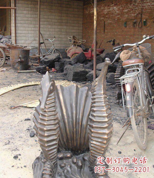 安阳铸铜海马小区动物铜雕