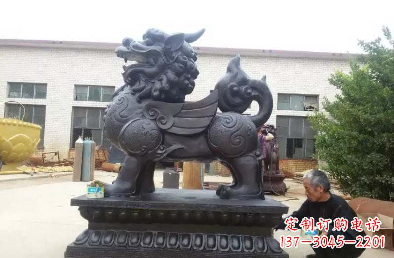 安阳铸铜门口貔貅雕塑