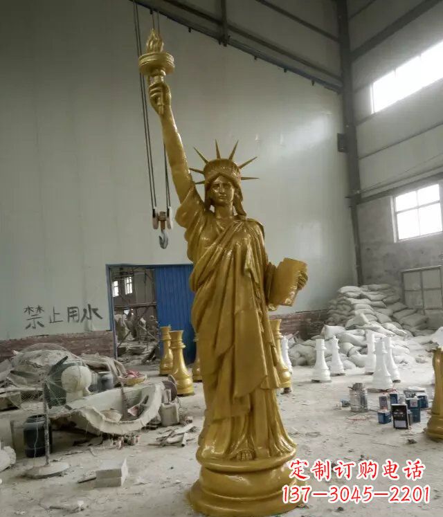 安阳自由女神玻璃钢仿铜人物雕塑
