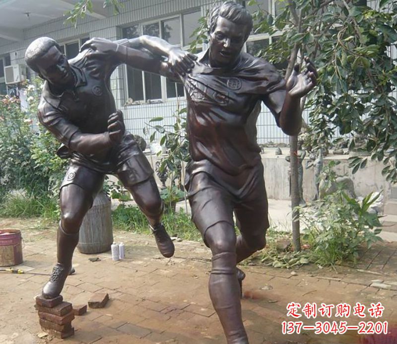 安阳足球运动公园人物铜雕
